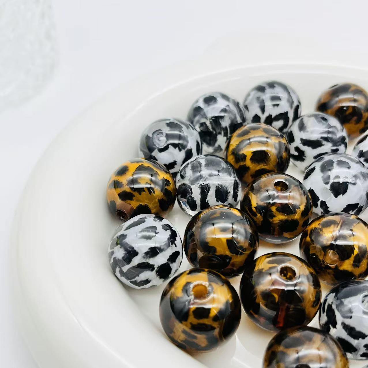 S56豹柄アクリルビーズ(16MM)