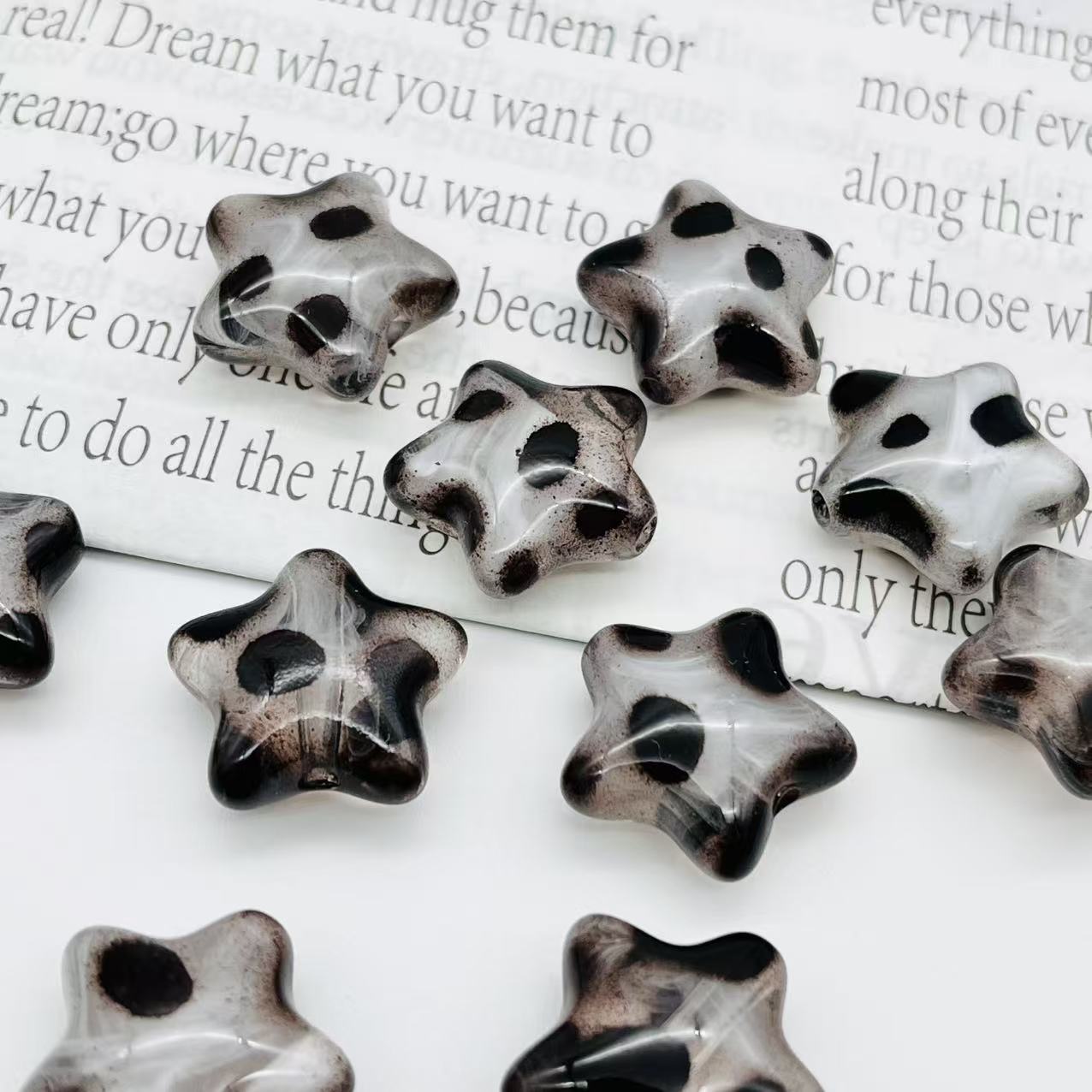 S35豹柄アクリルビーズ