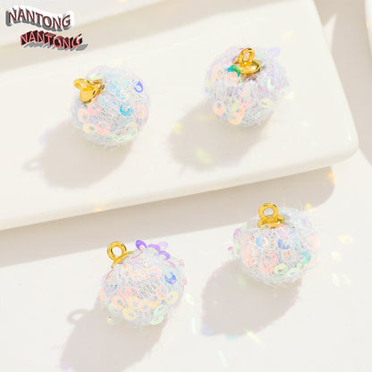 S42キラキラポンポンペンダント