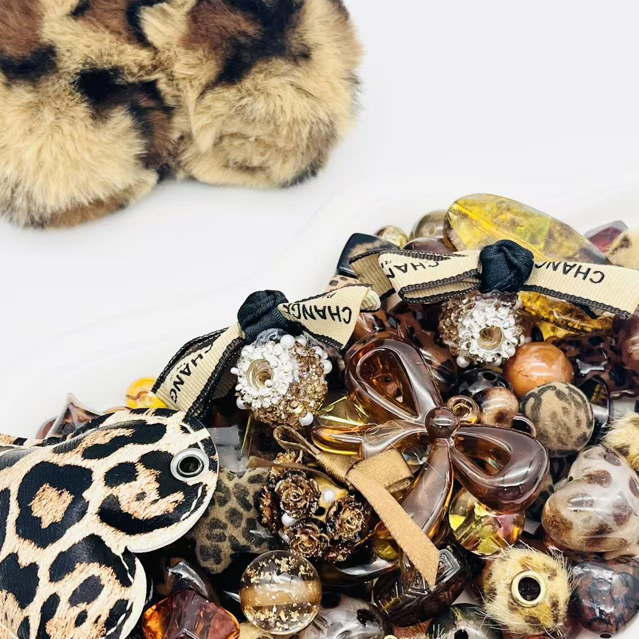 B38ヒョウガラス・シェルミックスビーズ