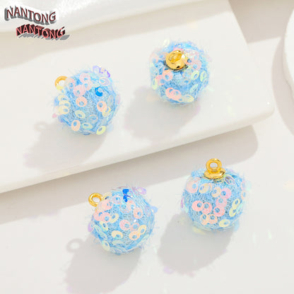 S42キラキラポンポンペンダント