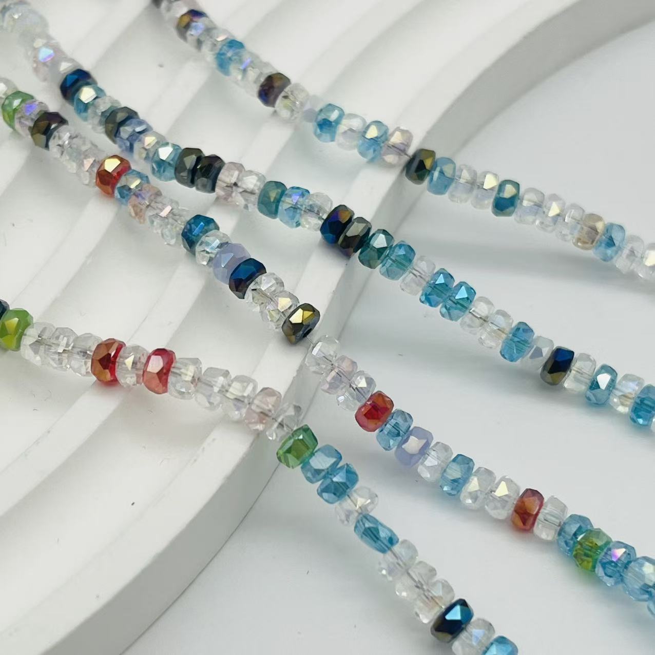 M01カラフルミニビーズ(4mm)