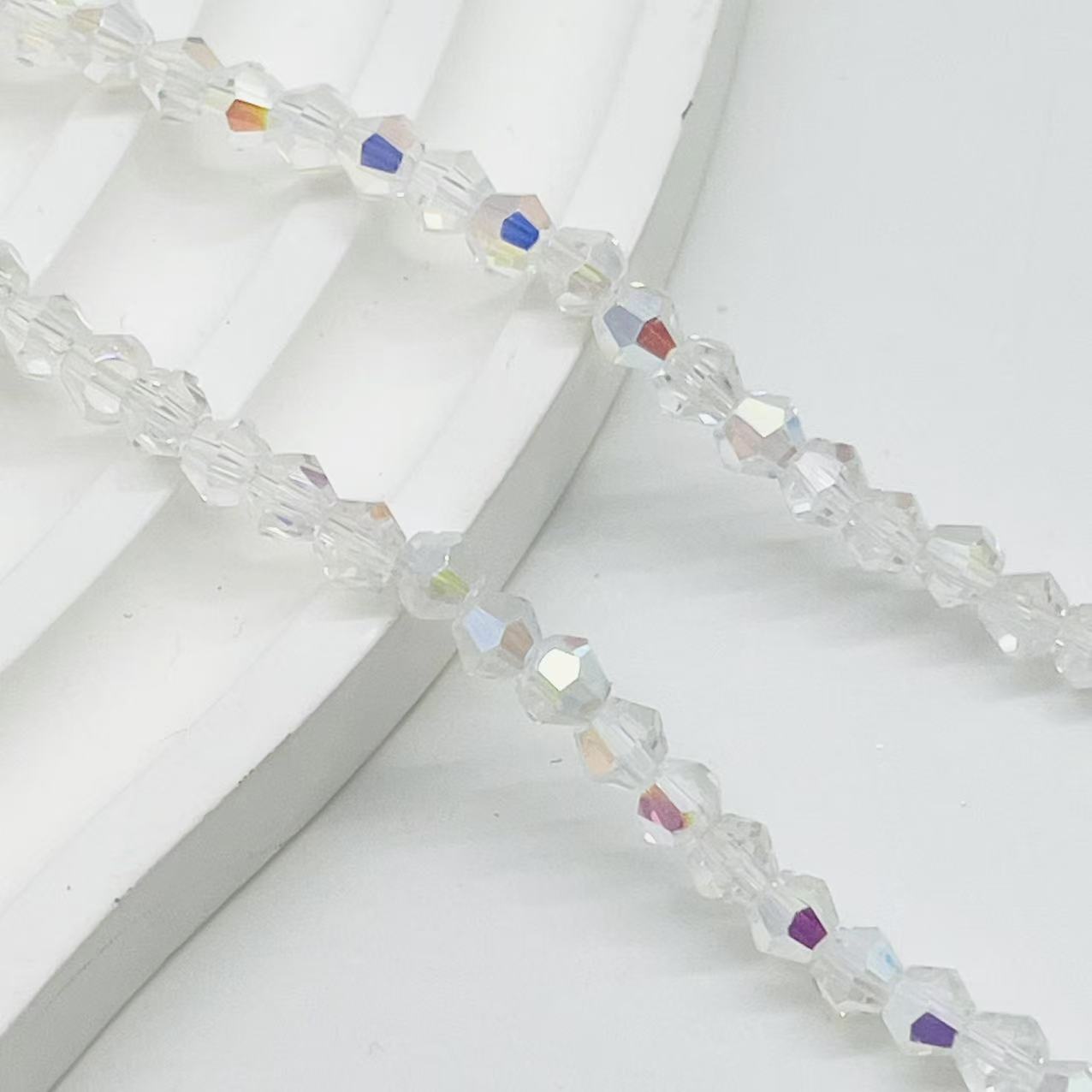 M07 キラキラ スピネル ひし形ビーズ4mm