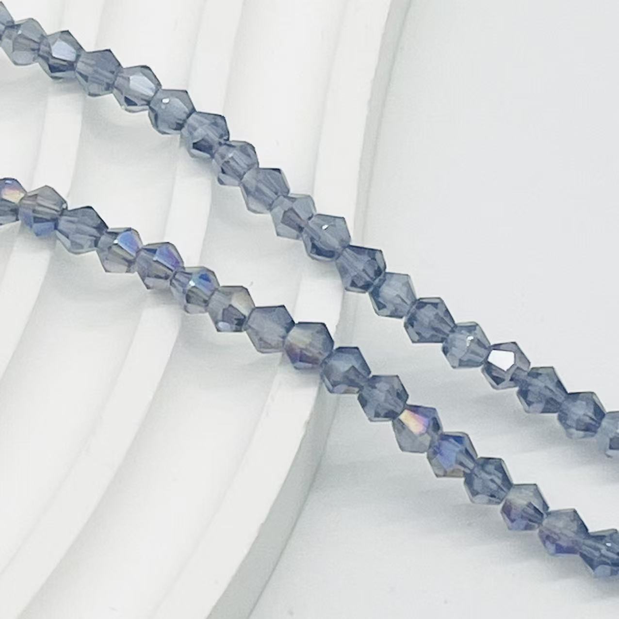 M07 キラキラ スピネル ひし形ビーズ4mm