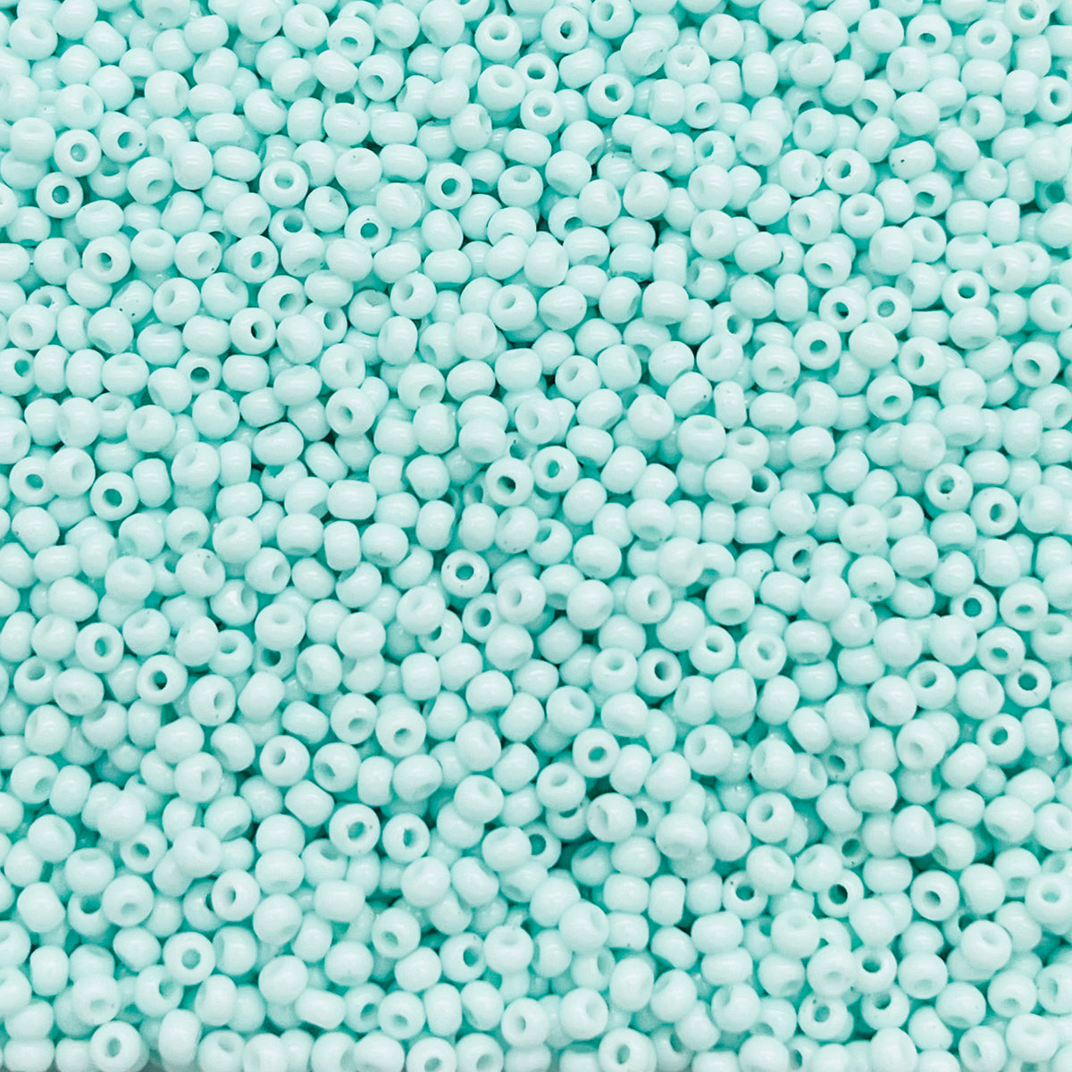 M09キャンディミミ シードビーズ（2mm）