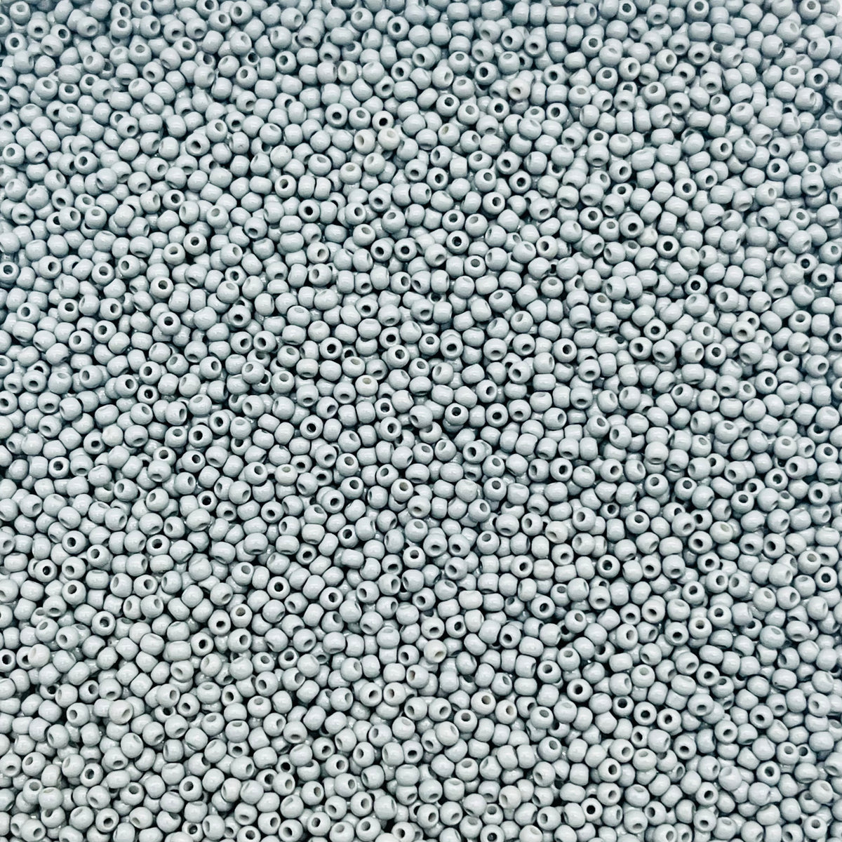M09キャンディミミ シードビーズ（2mm）
