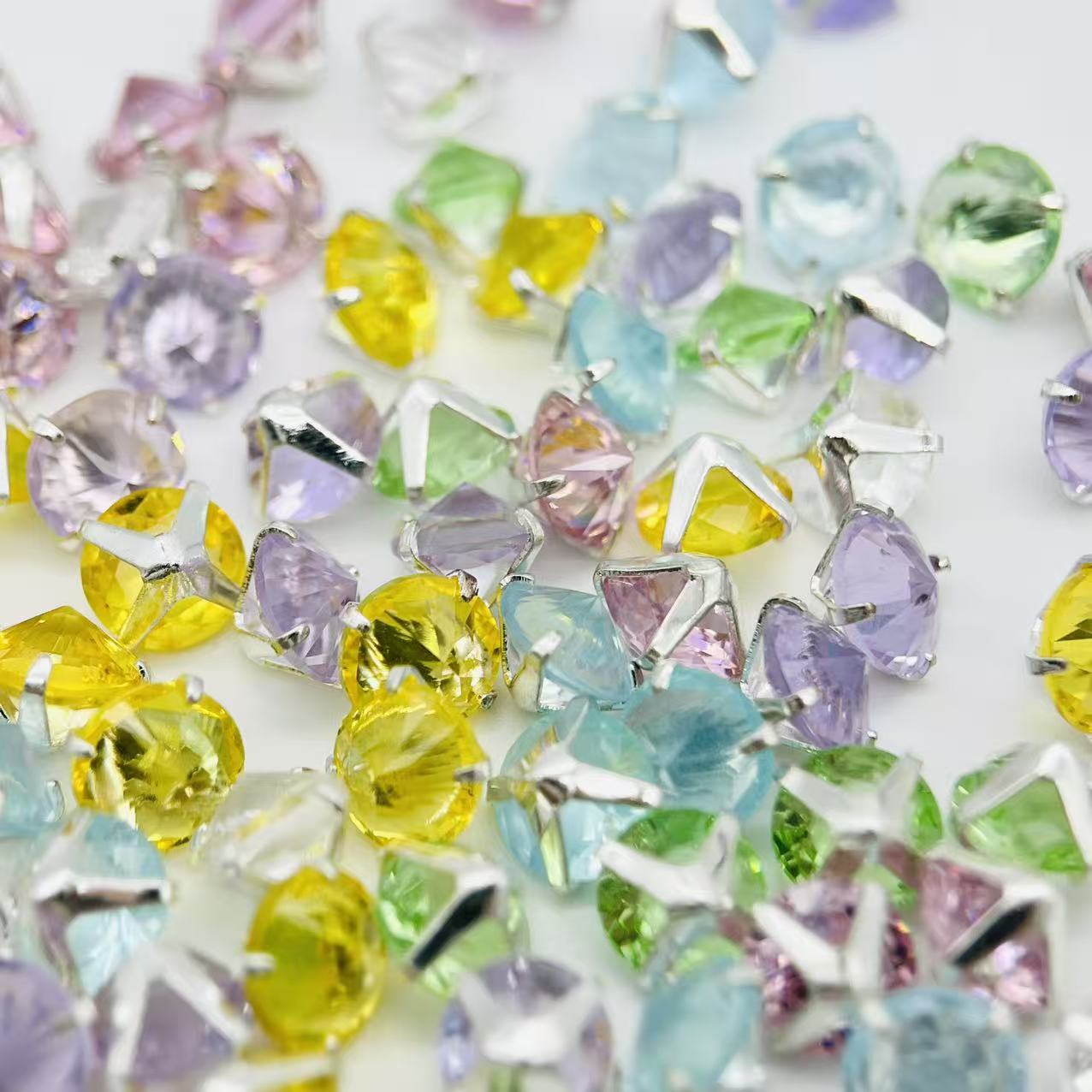 S48キラダイヤ形ビーズ