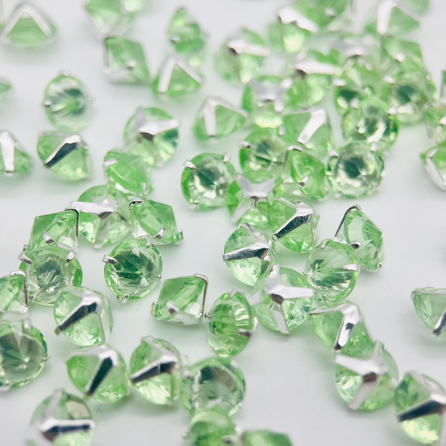 S48キラダイヤ形ビーズ