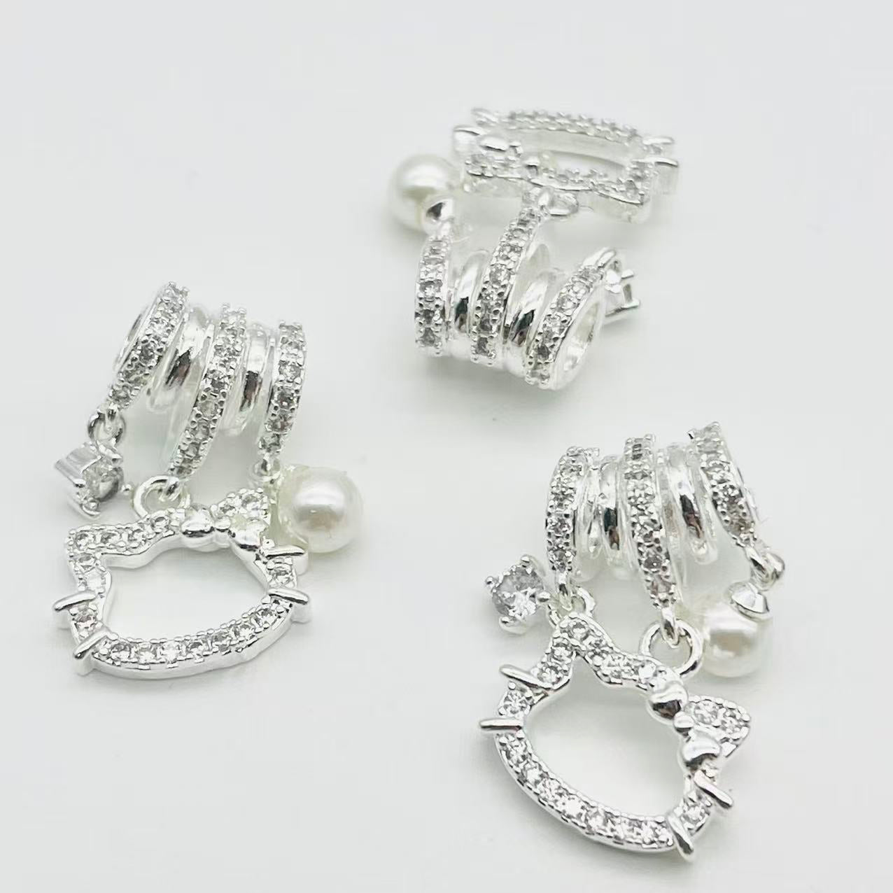 Y66 白猫チャーム